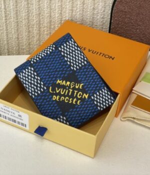 LV CARD HOLDER