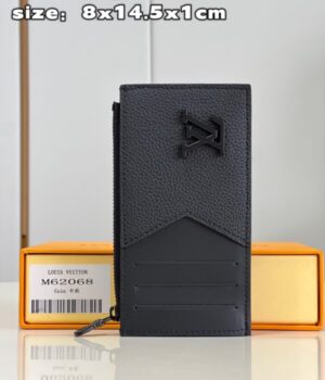 LV CARD HOLDER