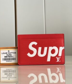LV CARD HOLDER
