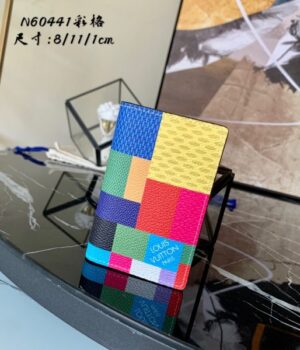 LV CARD HOLDER