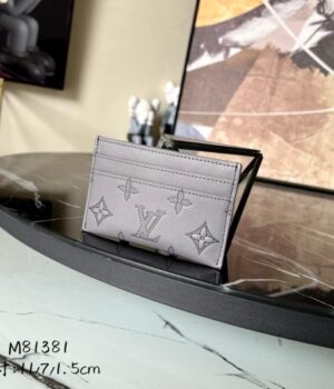 LV CARD HOLDER