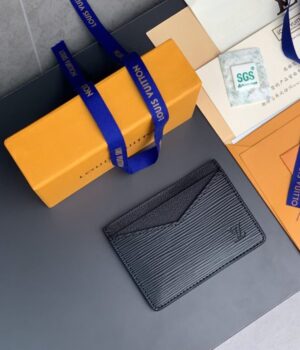 LV CARD HOLDER