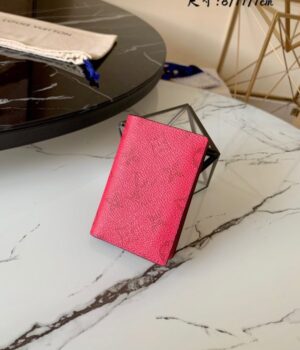 LV CARD HOLDER