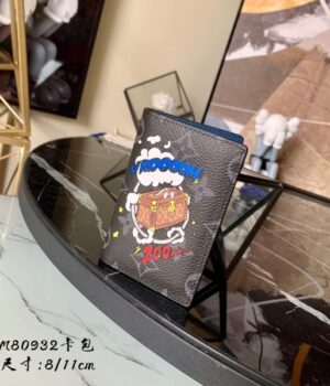 LV CARD HOLDER