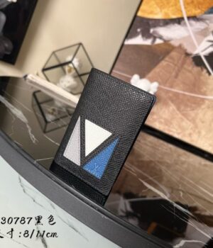 LV CARD HOLDER