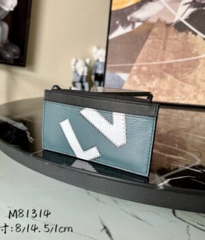 LV CARD HOLDER