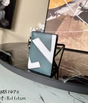 LV CARD HOLDER