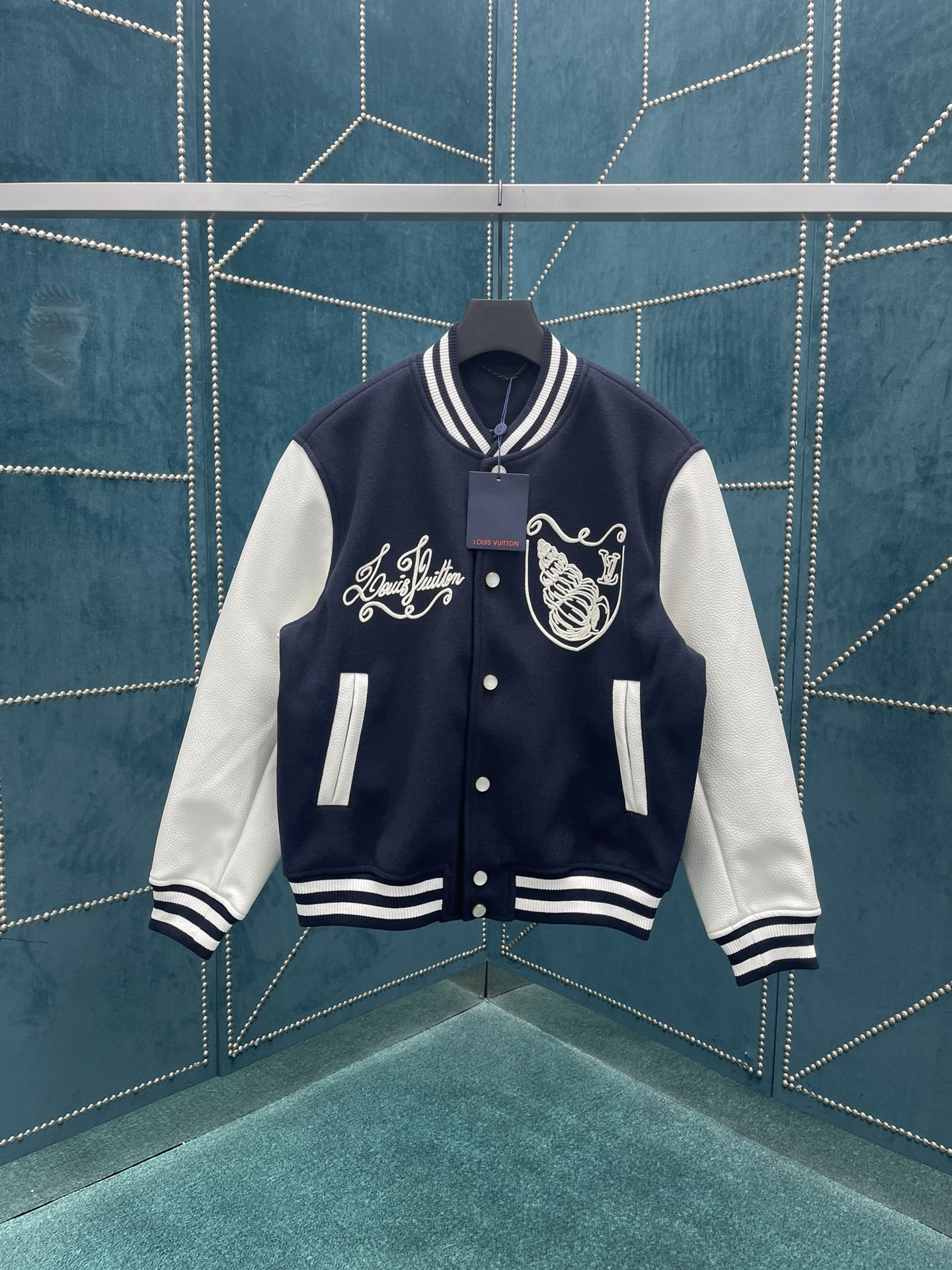 LV JACKET - Image 2