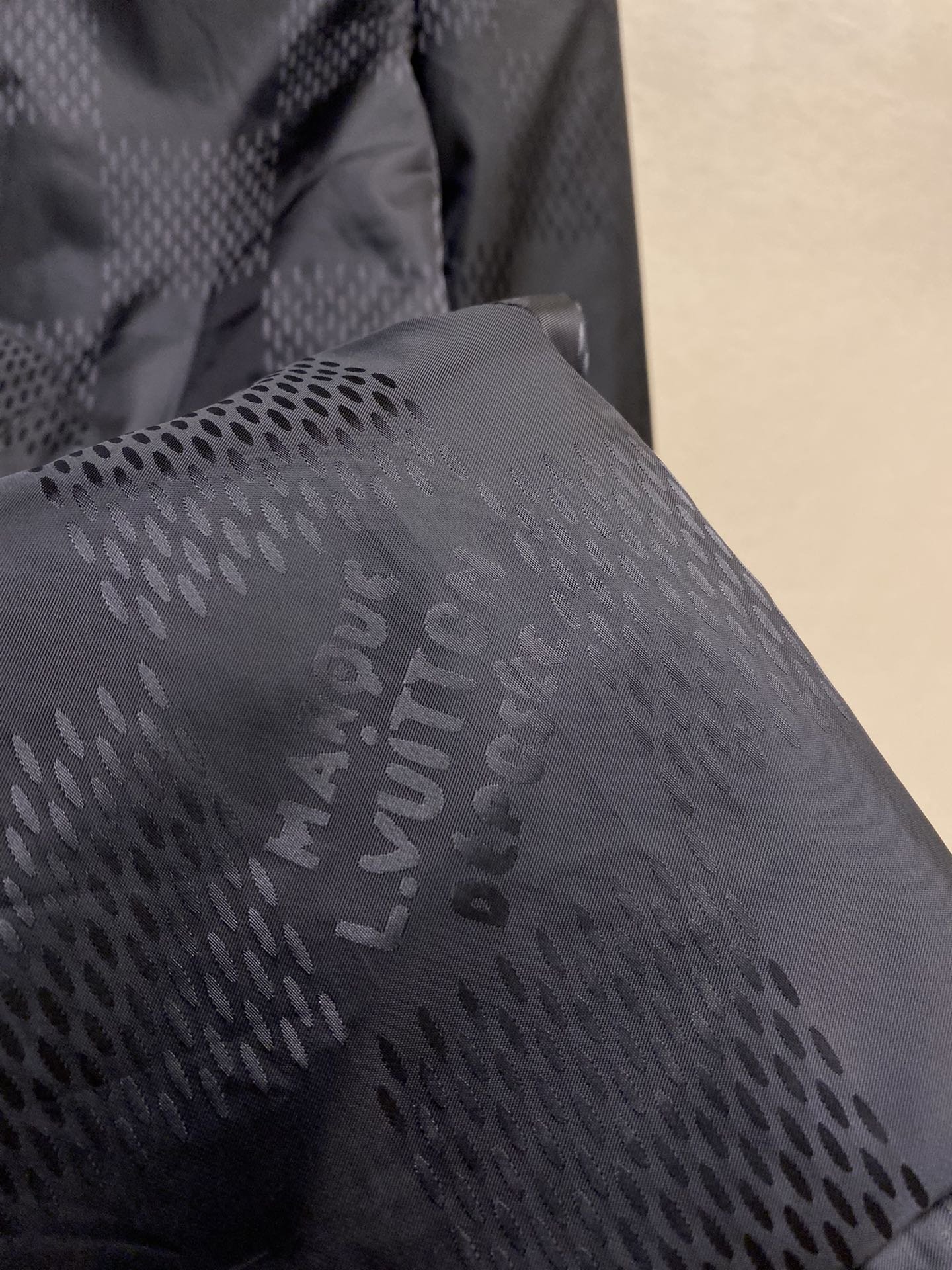 LV JACKET - Image 5
