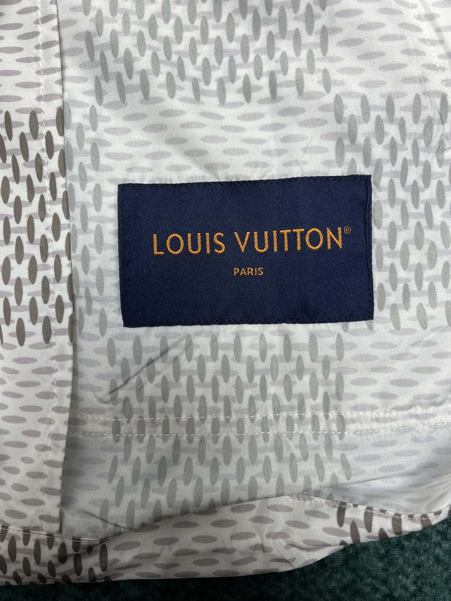 LV JACKET - Image 7