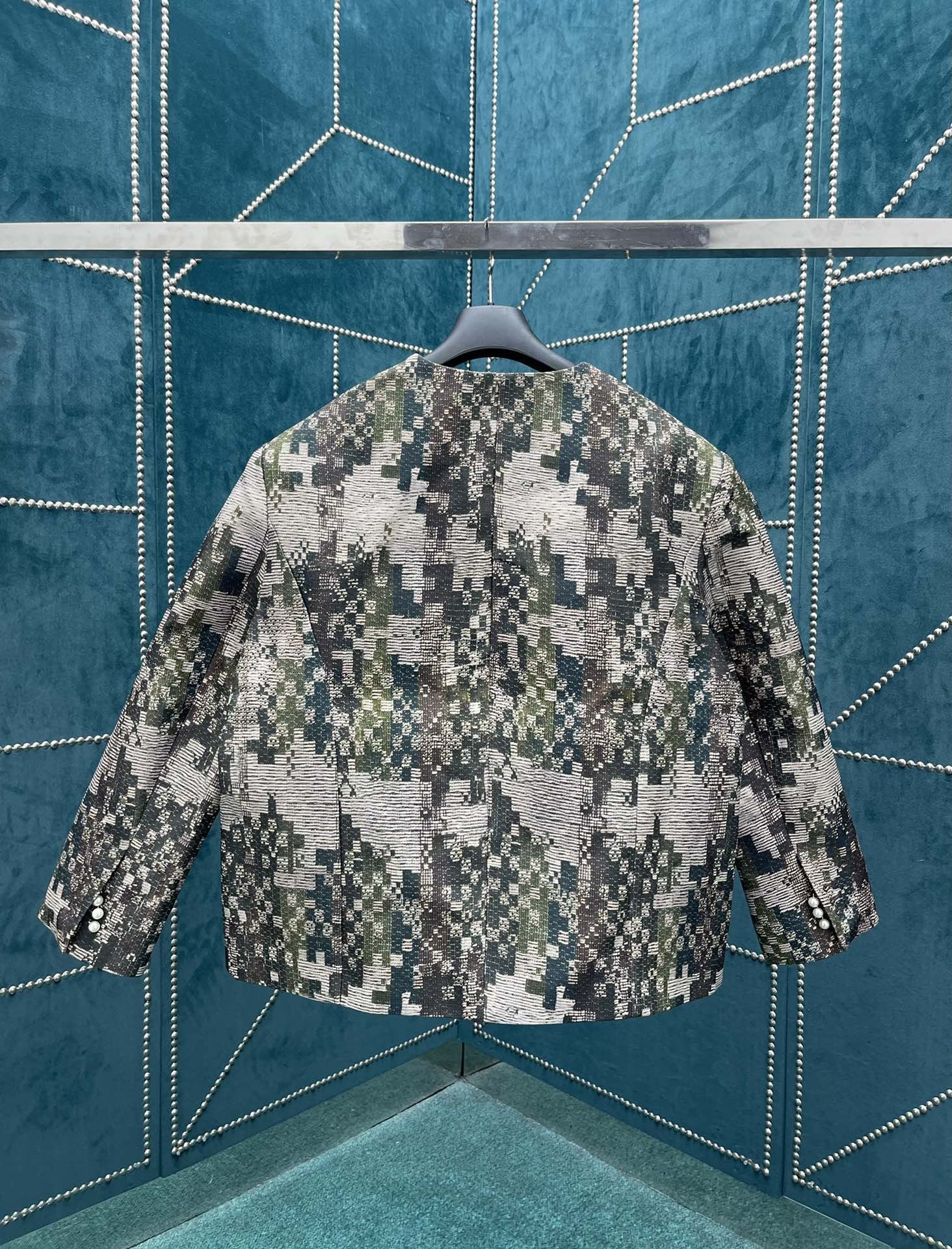 LV JACKET - Image 3