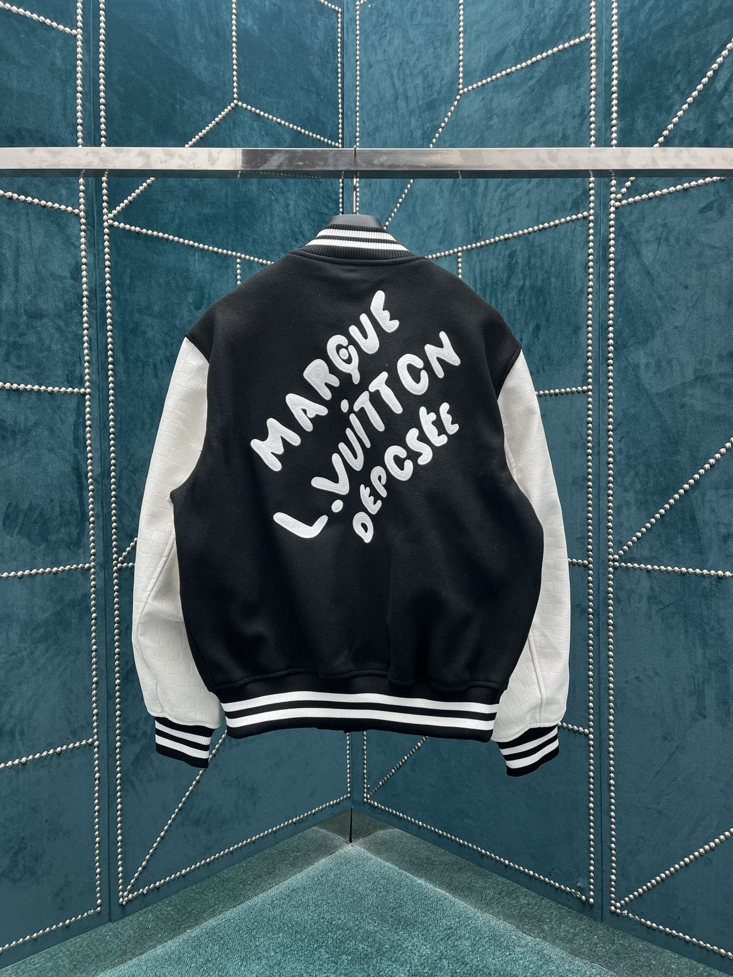 LV JACKET - Image 3