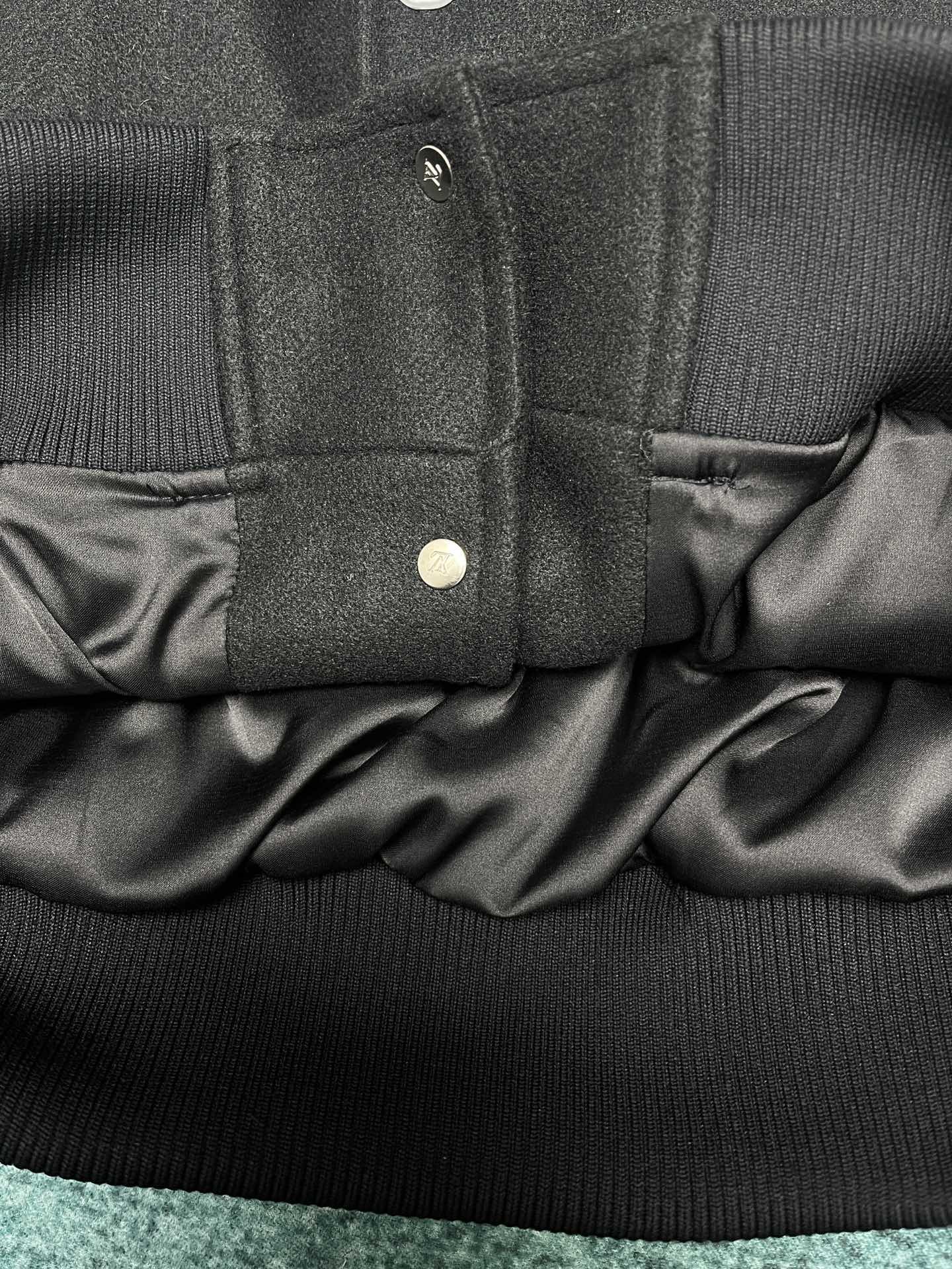 LV JACKET - Image 7