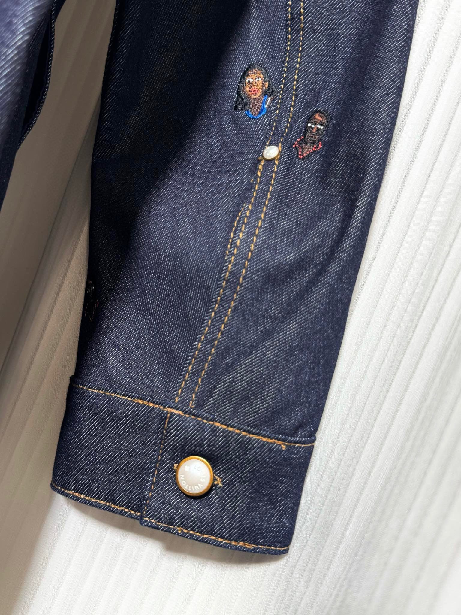 LV JACKET - Image 7