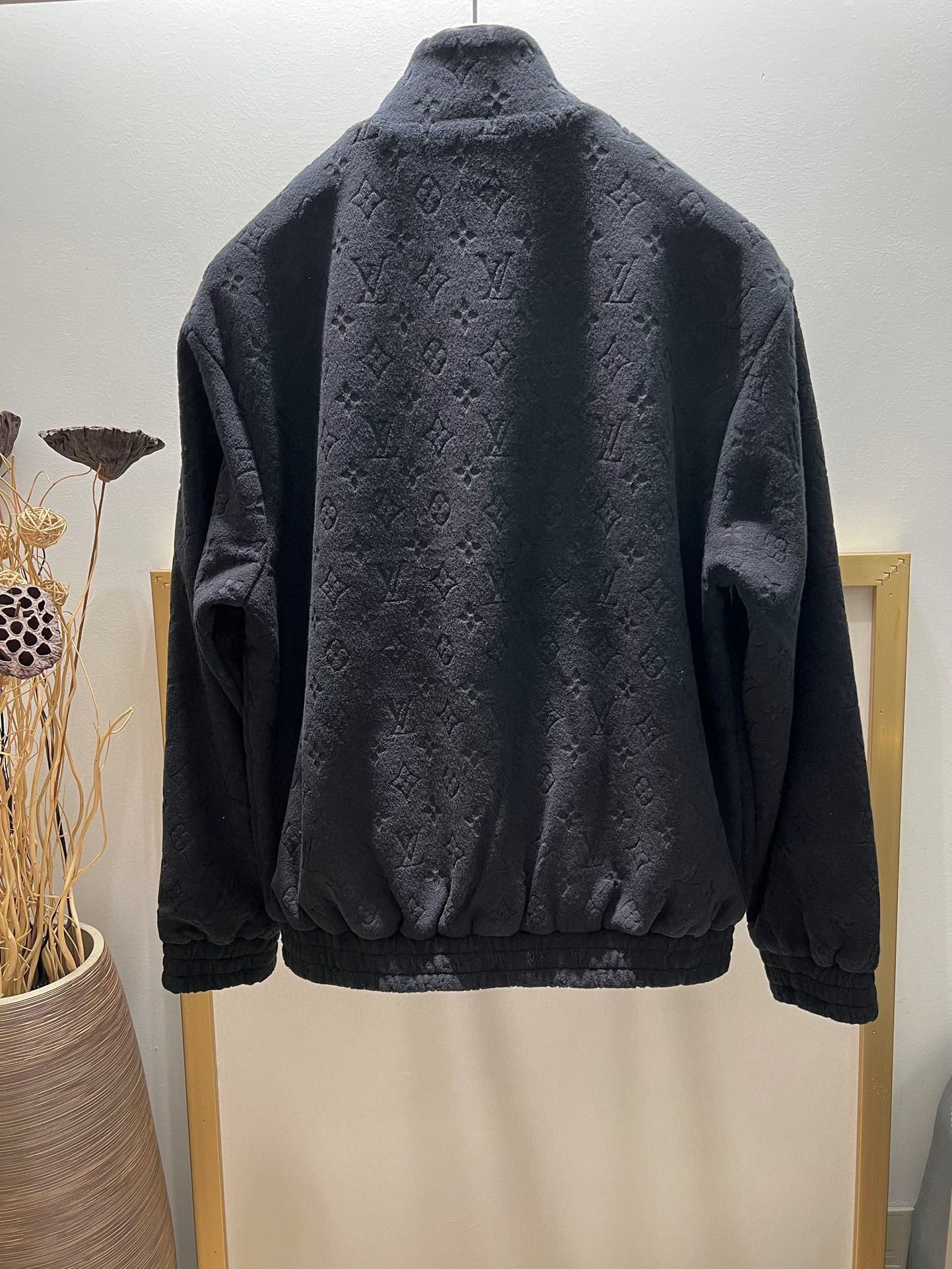 LV JACKET - Image 5