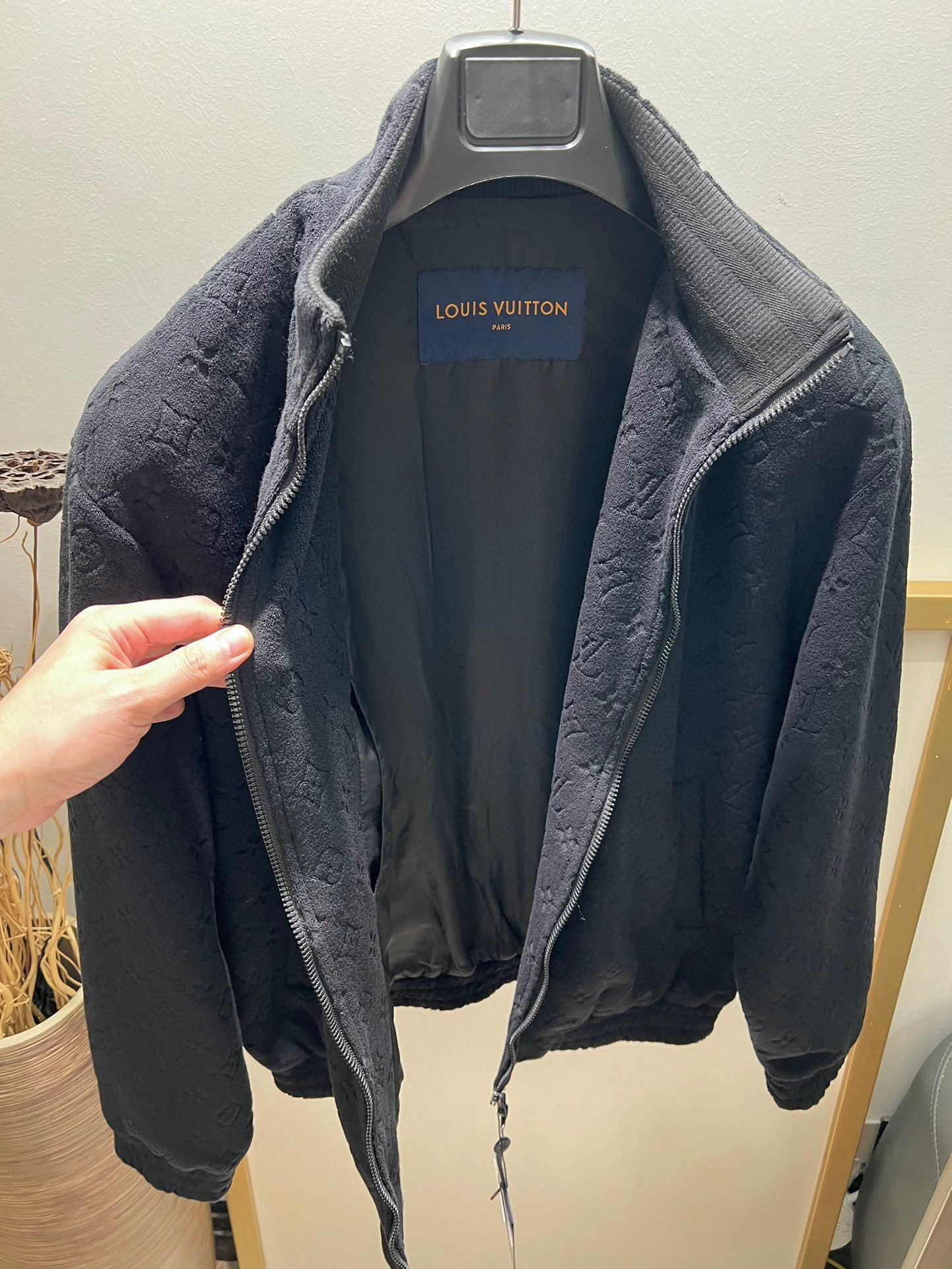 LV JACKET - Image 7