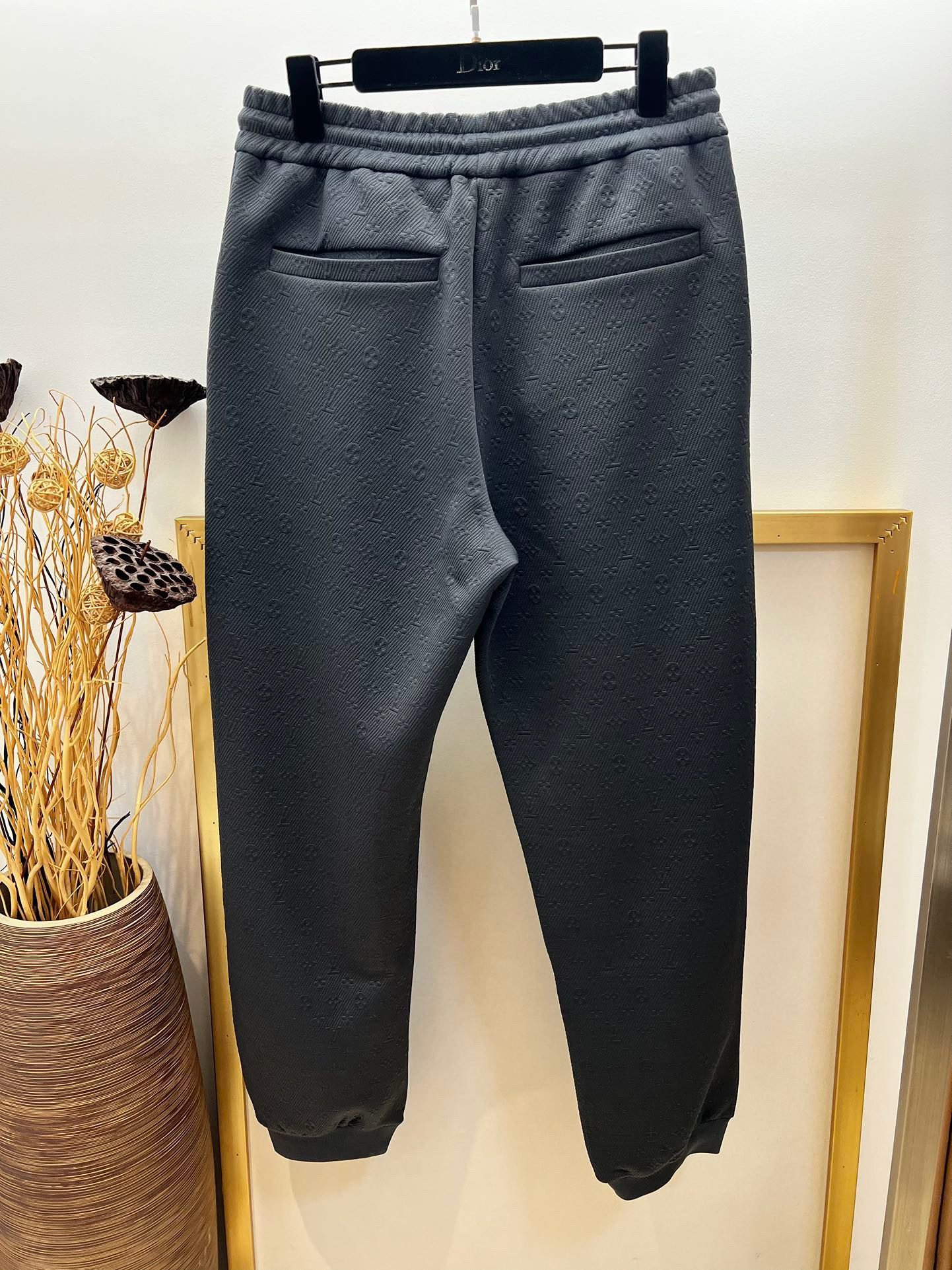 LV JOGGER PANTS - Image 3