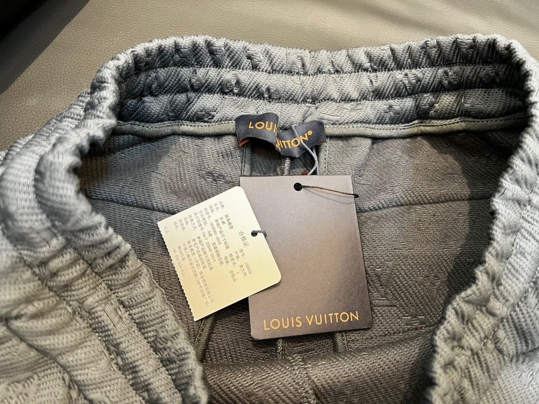 LV JOGGER PANTS - Image 7