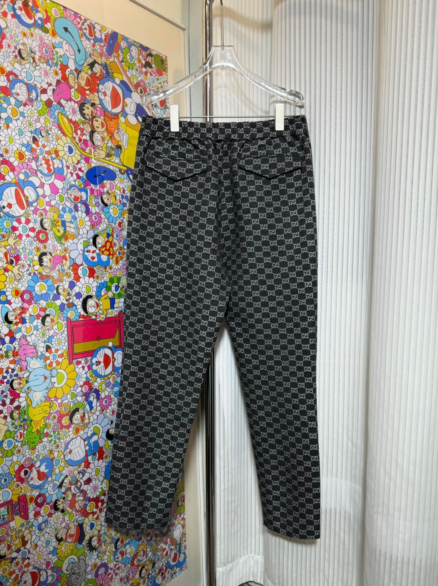 LV JOGGER PANTS - Image 3