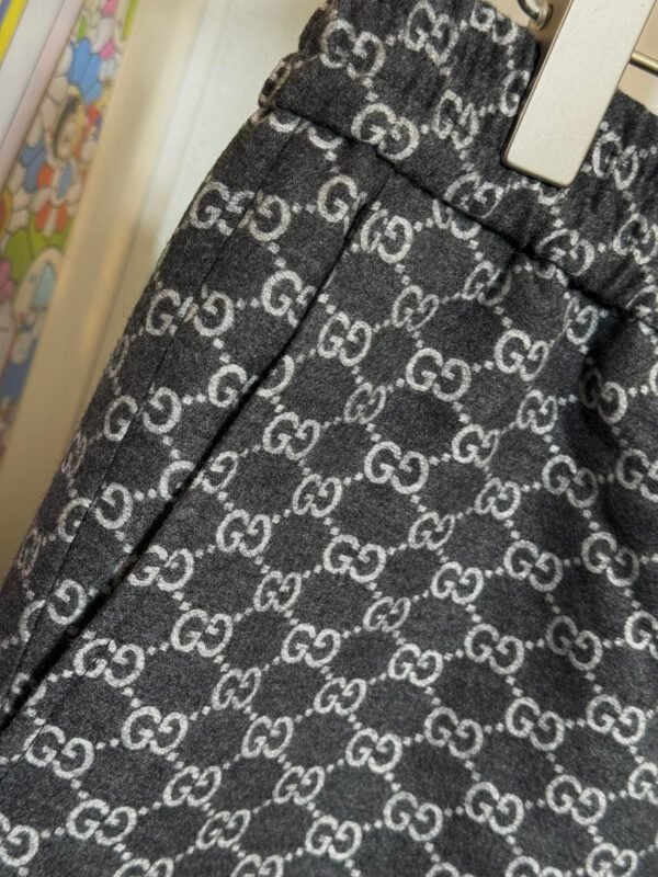 LV JOGGER PANTS - Image 6
