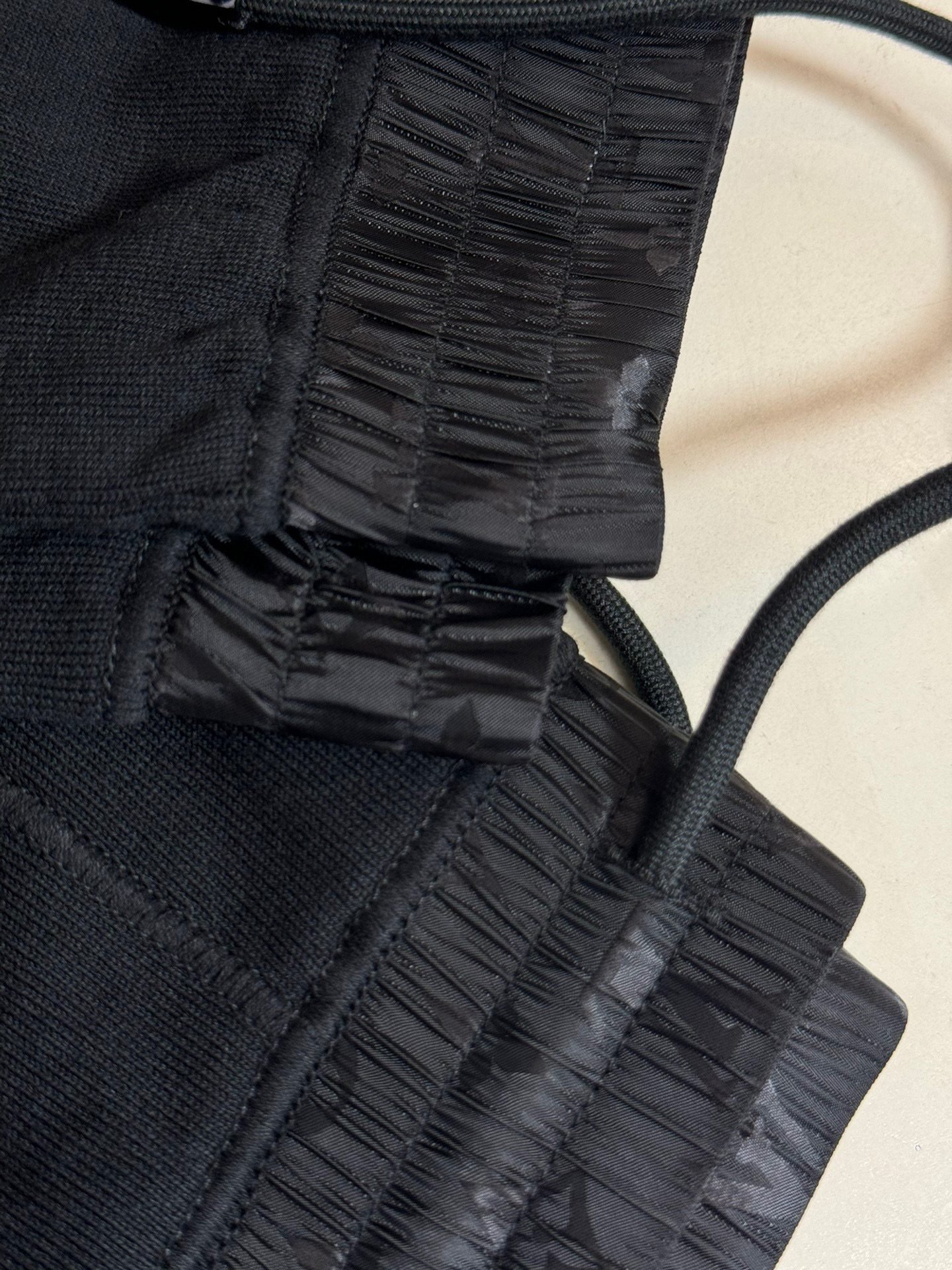 LV JOGGER PANTS - Image 5