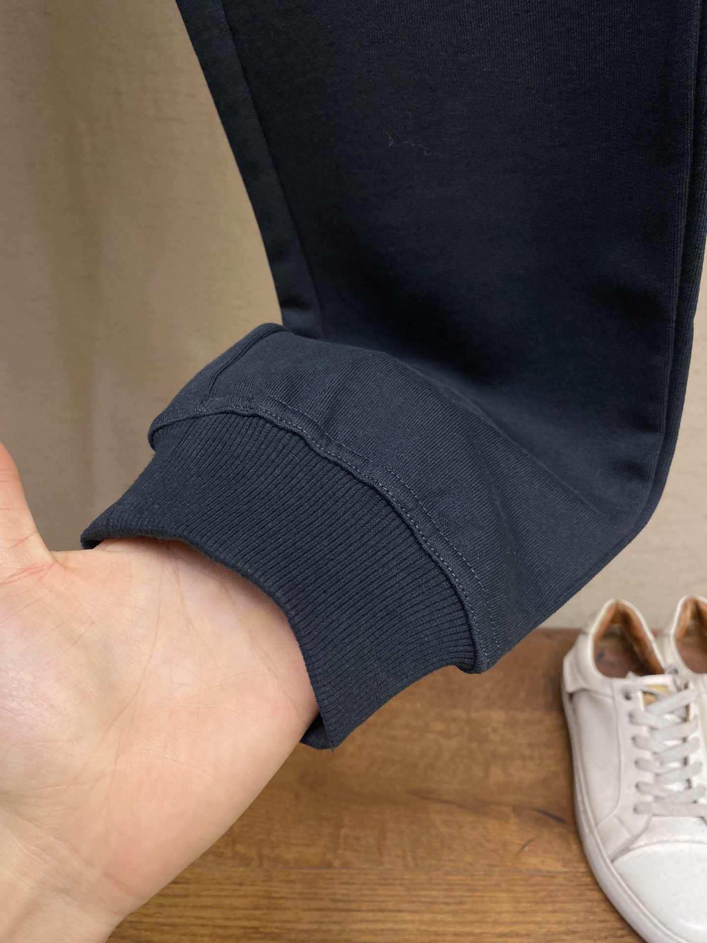 LV JOGGER PANTS - Image 7