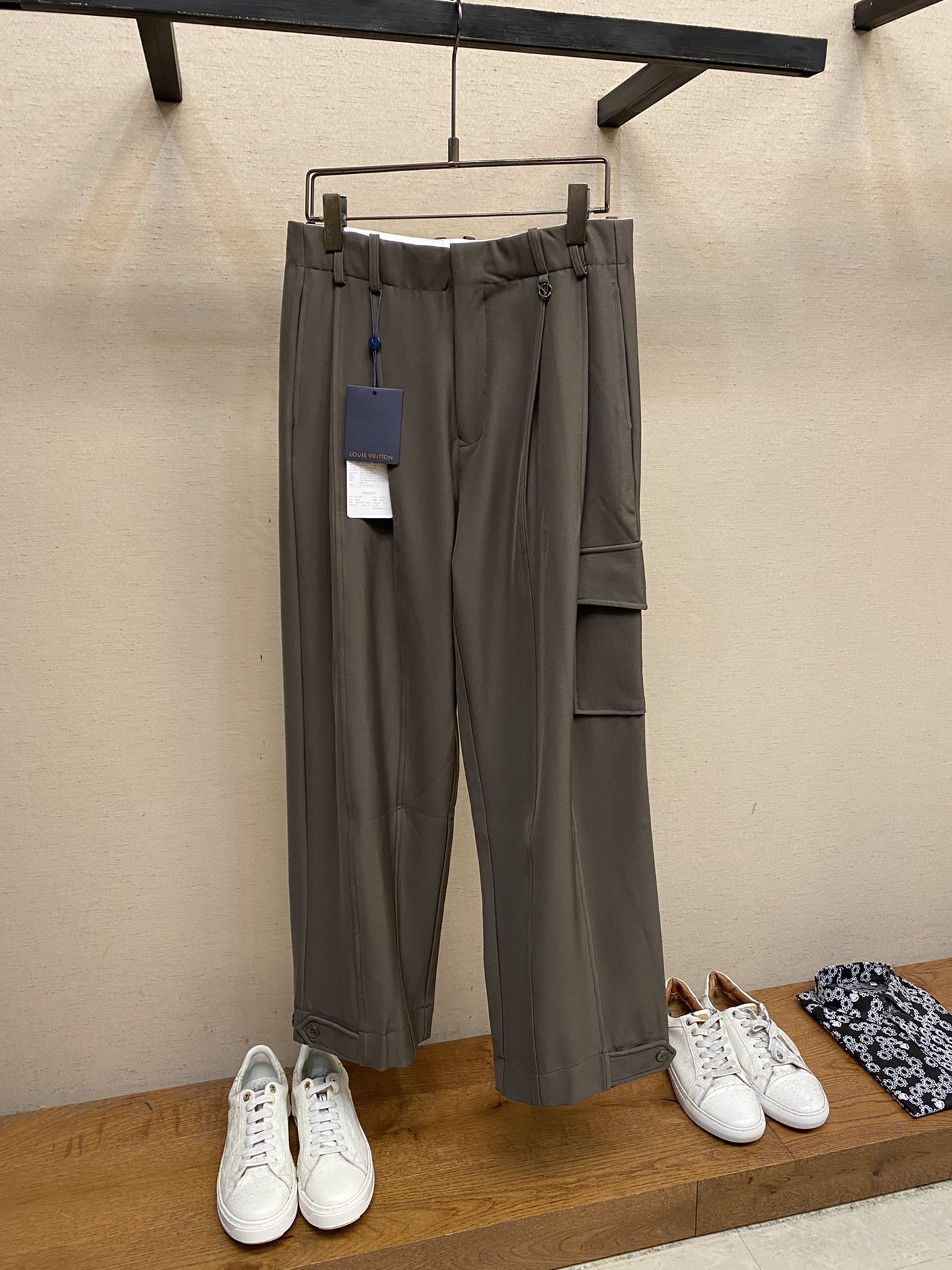 LV JOGGER PANTS - Image 2
