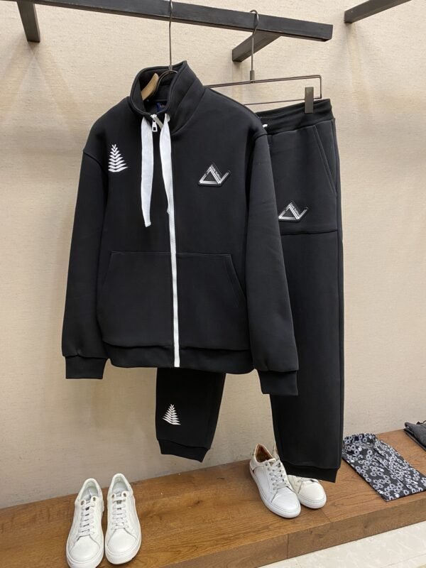 LV JOGGER PANTS - Image 4