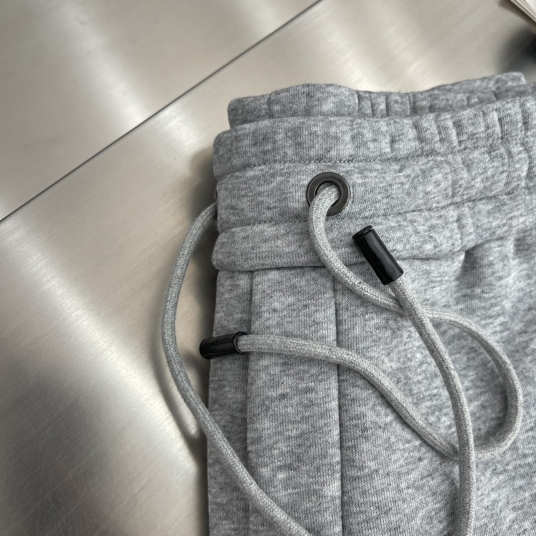 LV JOGGER PANTS - Image 3