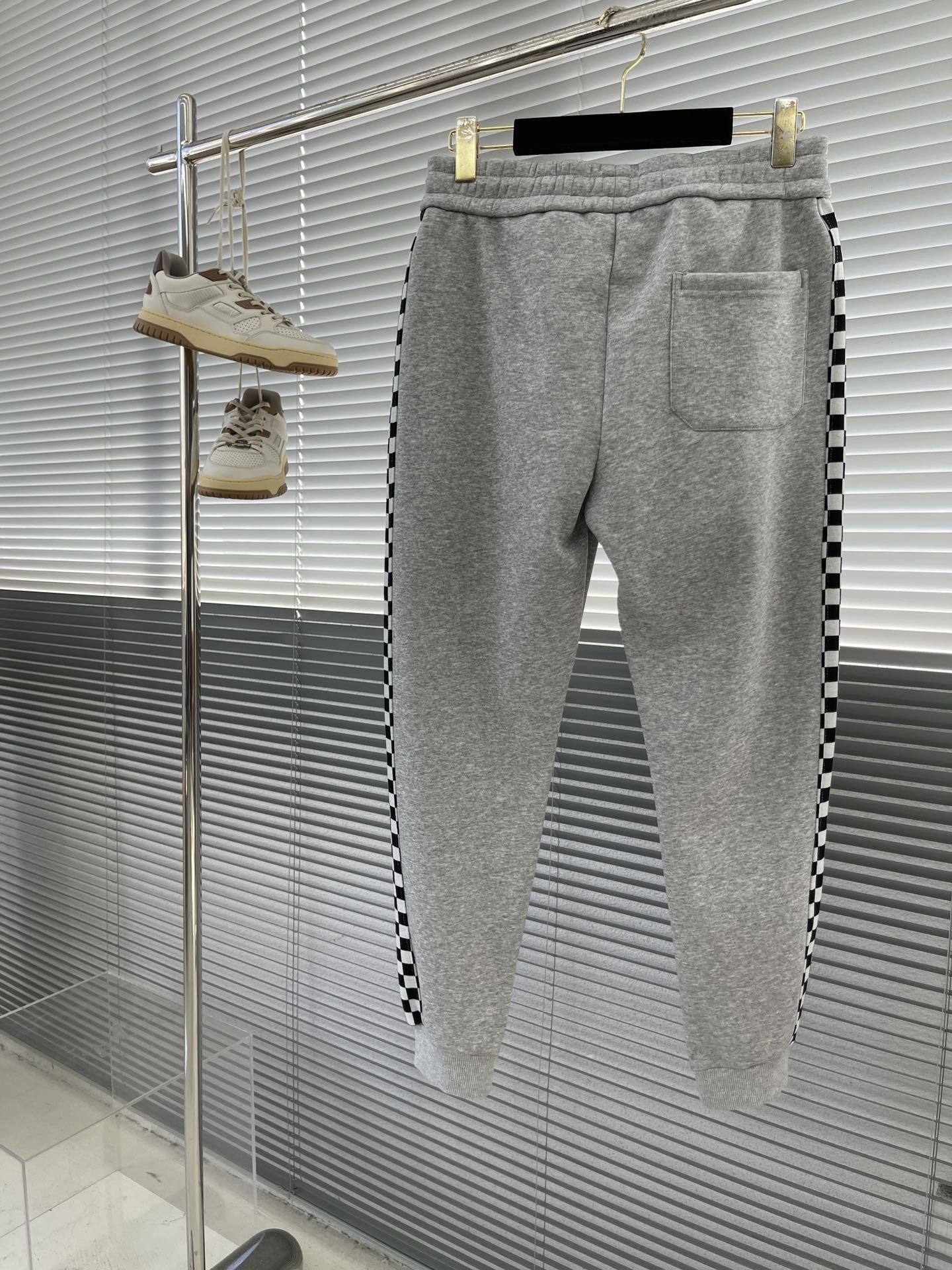LV JOGGER PANTS - Image 5