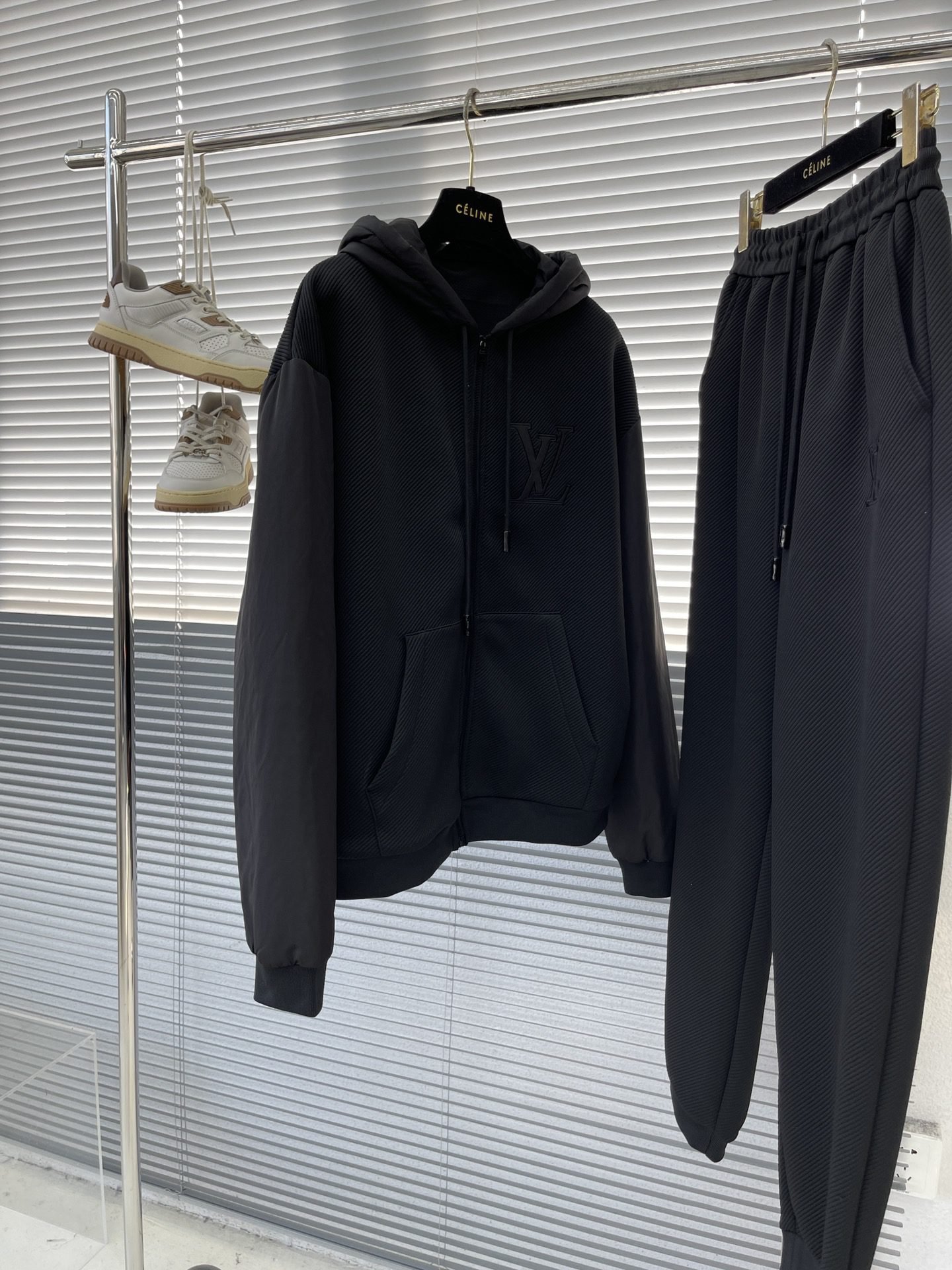 LV JOGGER PANTS - Image 3