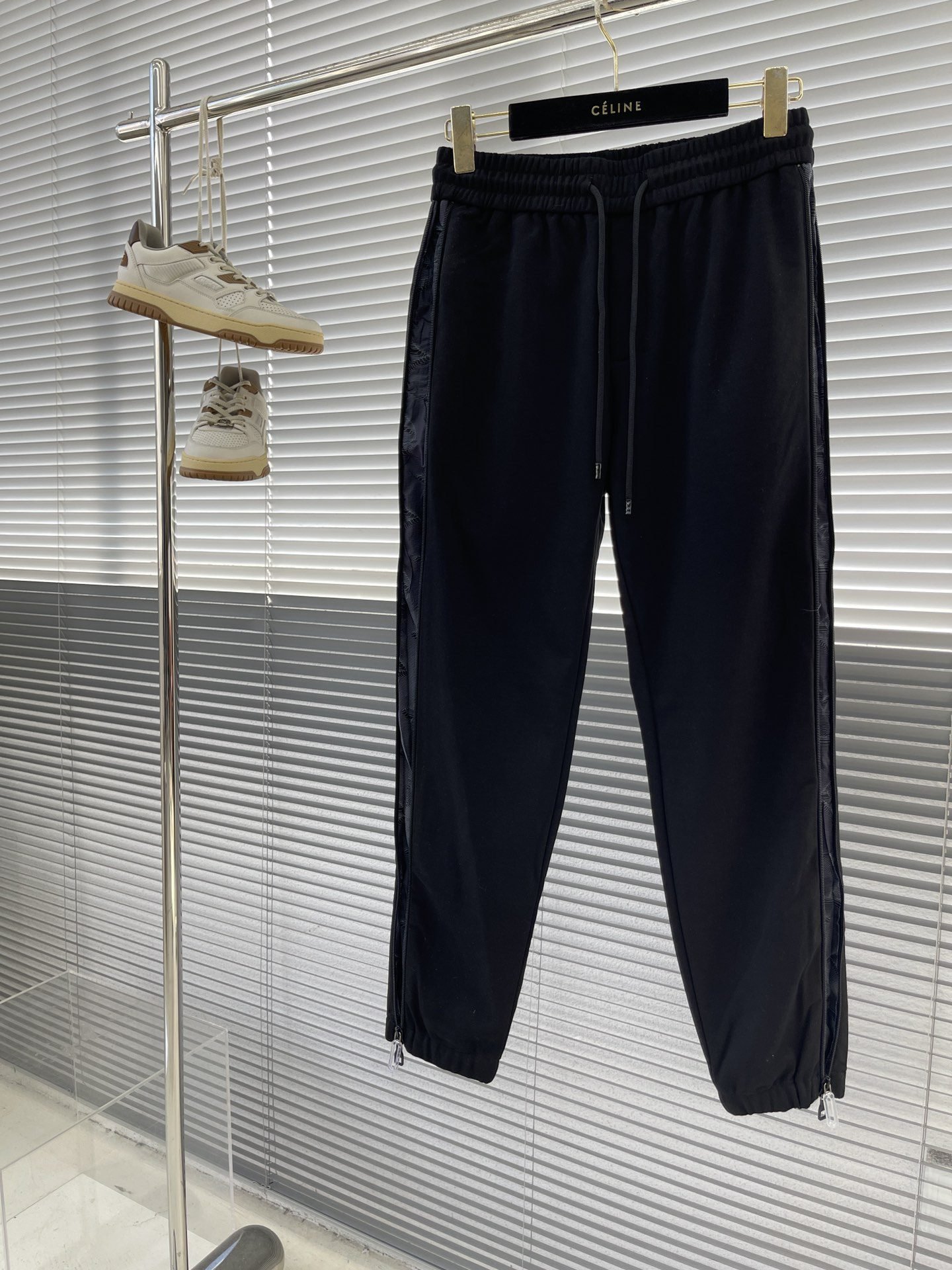 LV JOGGER PANTS - Image 2