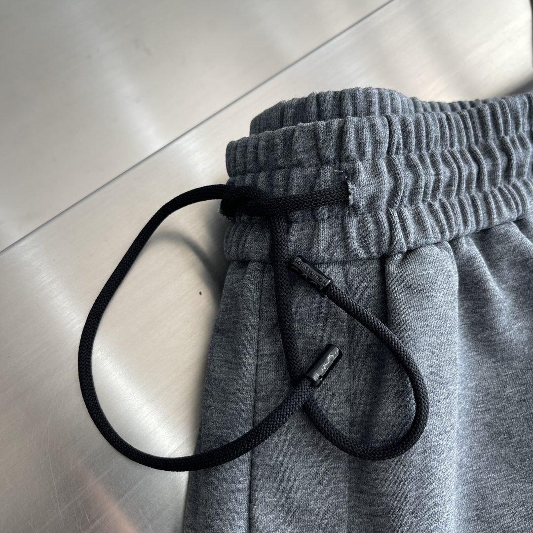 LV JOGGER PANTS - Image 3