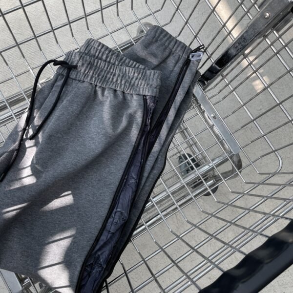 LV JOGGER PANTS - Image 8