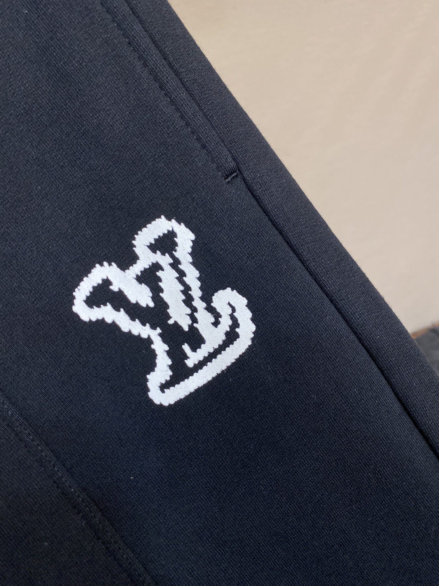 LV JOGGER PANTS - Image 7
