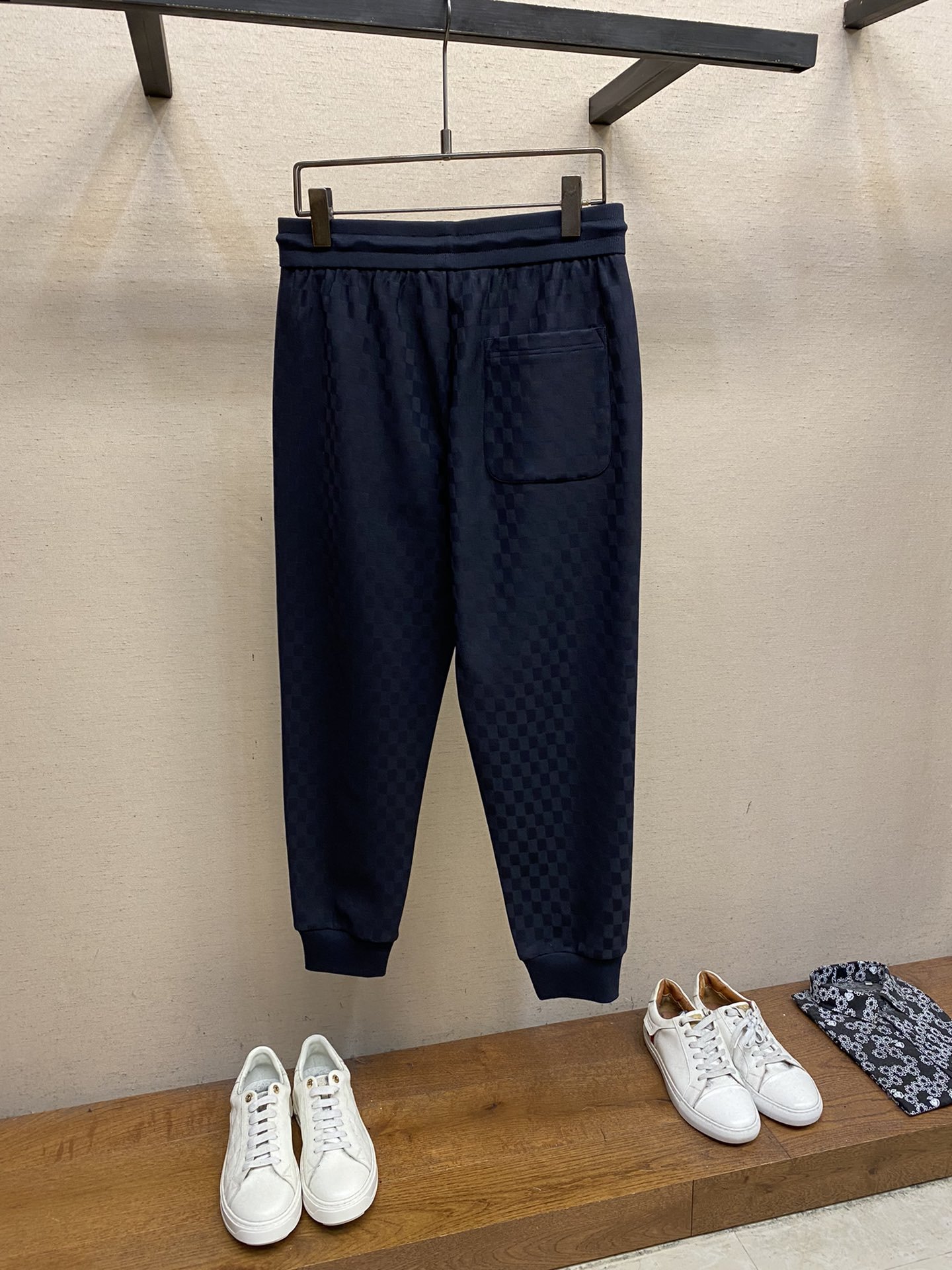 LV JOGGER PANTS - Image 3