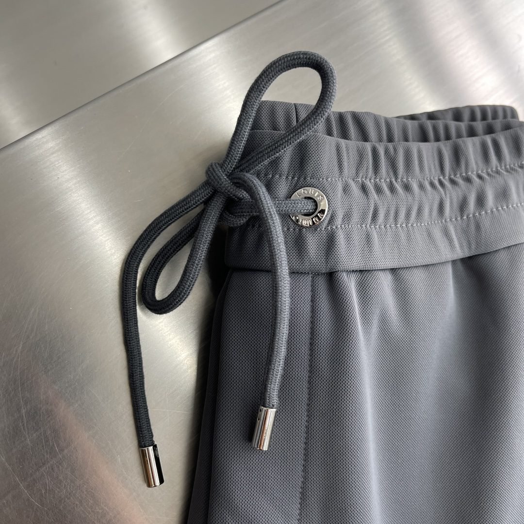 LV JOGGER PANTS - Image 3