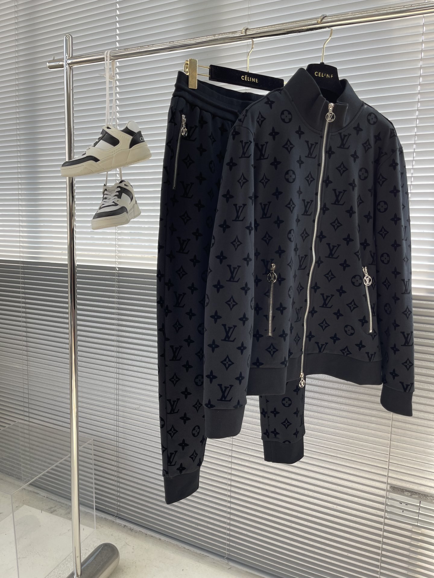 LV JOGGER PANTS - Image 3