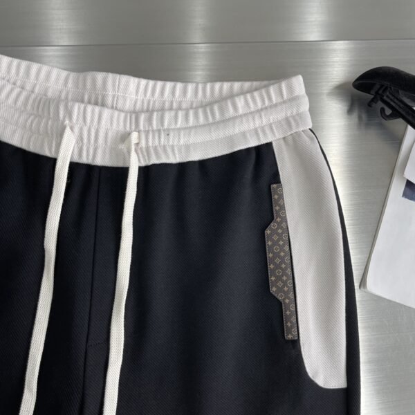 LV JOGGER PANTS - Image 4
