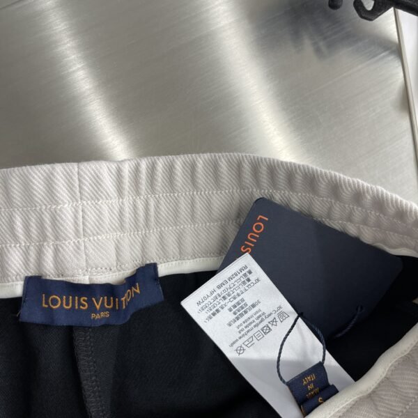 LV JOGGER PANTS - Image 8