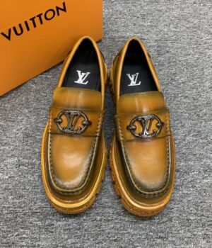 LV LOAFER