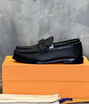 LV LOAFER