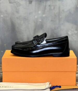 LV LOAFER