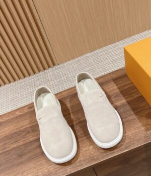 LV LOAFER