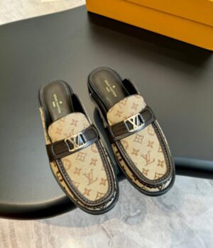 LV LOAFER