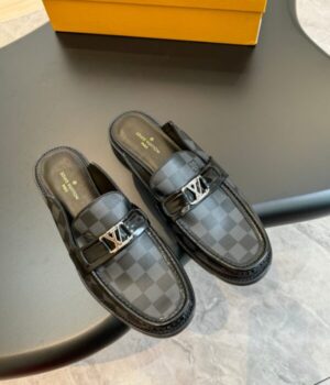 LV LOAFER