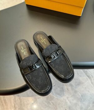 LV LOAFER