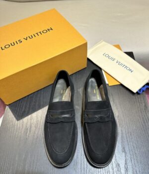 LV LOAFER