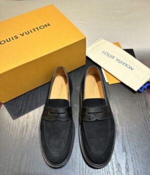 LV LOAFER