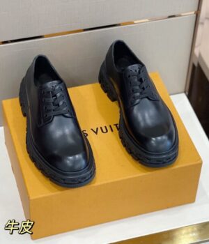 LV LOAFER